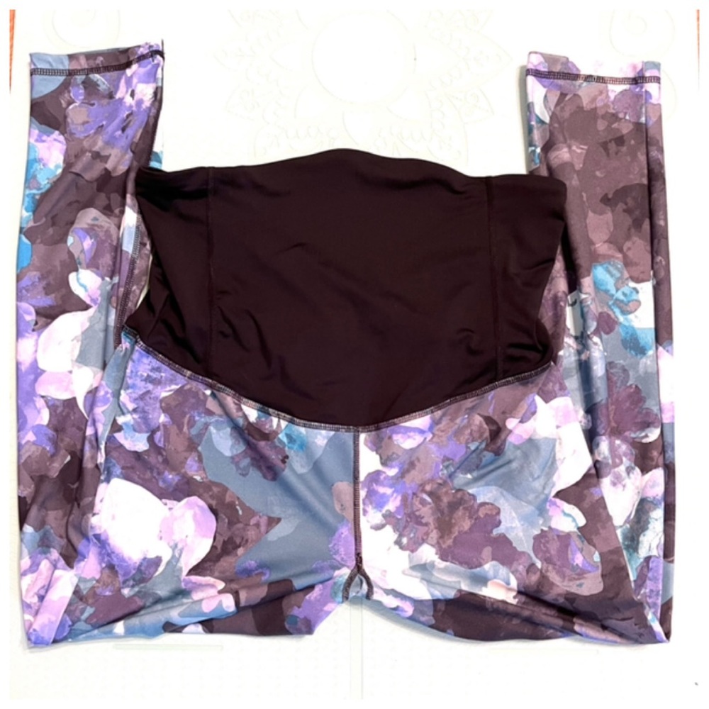Isabel Maternity workout leggings, size XL.
